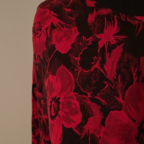 Super comfy silk and nylon top. - Picture 2 of 5